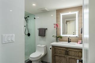 Modern Studio Beach Vistas - 7