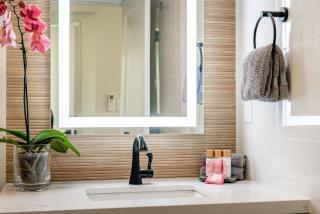 Modern Studio Beach Vistas - 6