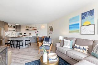 Aloha Chic Penthouse Vistas - 7