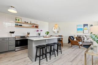 Aloha Chic Penthouse Vistas - 5