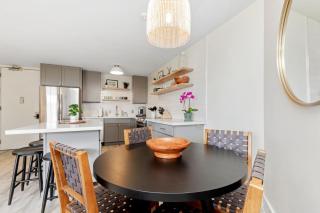 Aloha Chic Penthouse Vistas - 3