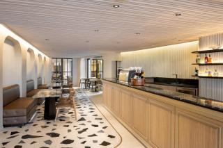 Away Bangkok Sukhumvit - 4