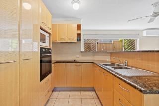 Burleigh Beach Escape - 5