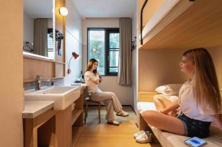Shanghai Desti Youth Hostel - Jing 'an Temple, Changping Road-24H Reception&English Service& Cafe& Bar& Luggage Storage& Large Public Area - 4