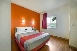 Motel 6-Brampton, ON - Toronto - 5