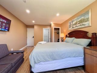 Spacious Rooms with Bath Near Wonderland & Vaughan Mills Mall - 7