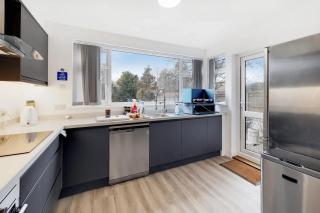 Home in Mcleod Road - 0