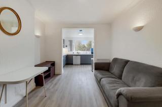 Home in Mcleod Road - 6