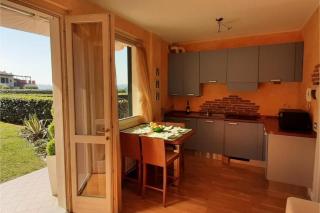 Holiday House Sole View & Shared Pool - Happy Rentals - 8