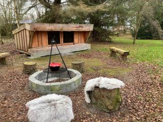 Beautiful Summer House With Shelter And Fire Pit - 8