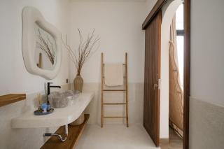 Stylish & Lush 3BD Tropical Vibes - 1