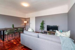 Lovely Two Bedroom Apartment, Claremont, Cape Town - Kapstadt - 3