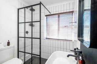 Beach Holiday Apartment - Big Bay, Cape Town - 1