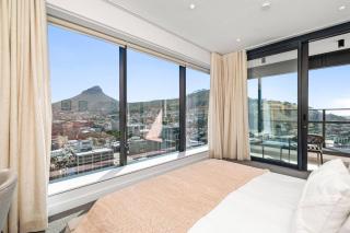 Exquisite Penthouse at The Rubik Cape Town - 2