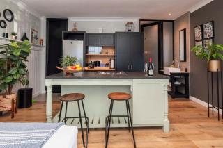Green Point's NEST - Indulge in an Urban Oasis - 8