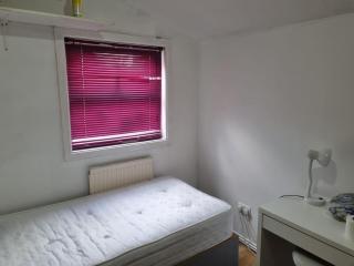 Home in Mcleod Road - 3