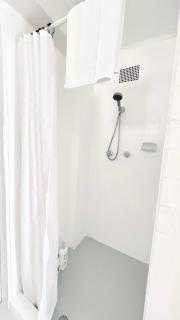 Garden View Homestay Single Ensuite Room - 3