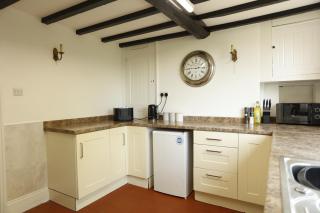 5BR Spacious Contractor Home, Parking for 2 vans - 4