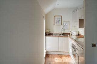 Charming Central Mews Home with Secure Parking - 8