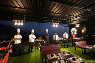 Dallas Express Hotel & Restaurant - Masuri - 9