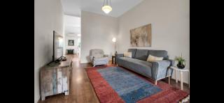 Tompson Apartment - 1