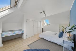 Guadalupe Home in South London - 6