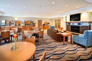 Sandman Hotel and Suites Squamish - 4