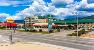 Sandman Hotel Vernon - 2