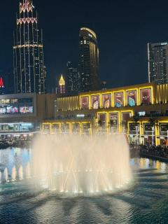 Dubai Fountain and Burj Khalifa view from the Balcony, 2 mins walk to Dubai Mall - 6