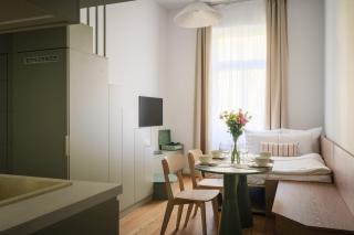 Stylish Designer Studio Loft in Great Location - 0