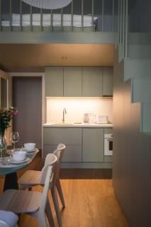 Stylish Designer Studio Loft in Great Location - 9