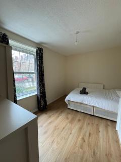 Spacious City Escape , Ground Floor, Sleeps 9 - 9