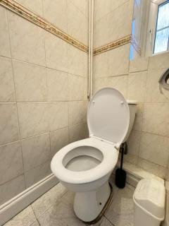 Spacious City Escape , Ground Floor, Sleeps 9 - 5