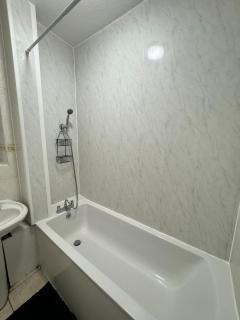 Spacious City Escape , Ground Floor, Sleeps 9 - 4