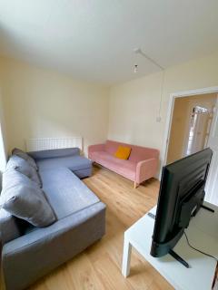 Spacious City Escape , Ground Floor, Sleeps 9 - 3