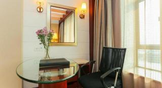 CP Peninsula Hotel - 8
