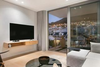 Greenpoint Hideaway Pool Balcony Luxury Living - 1