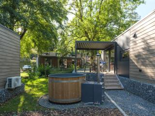 Luxury Sauwer Lodge with Private Hot Tub - 6 persons - 5