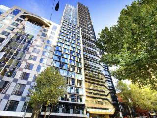 Bright & Modern 2BR Apt Walk to Central - 5