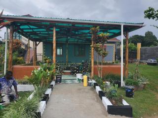 Alice Gardens & Campsite - 6