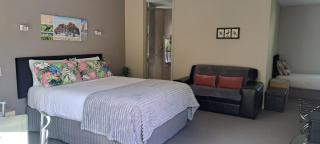 Hidden Gem in Oaklands - 9