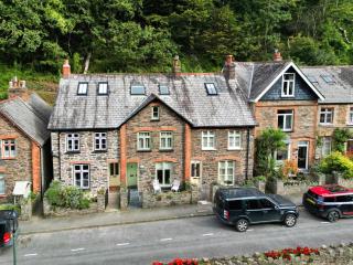 Finest Retreats - River Cottage - 2