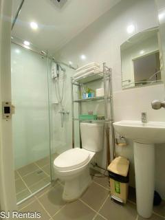2 Bedroom Condo at Midpoint Residences with City View - 2