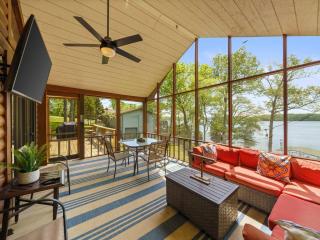 LAKE Views-Dock-FISH-Jacuzzi-Boat Rental service - 0