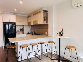 Modern CBD Apartment - Pool, Gym & Laneway Dining - 3
