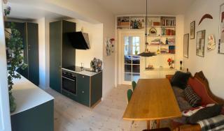 Stunning authentic renovated apt I Near Lakes & Metro - 5