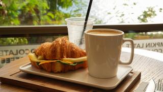 Reev Coffee Hotel - 4