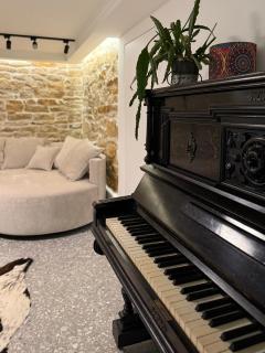 Apartament langa Cluj Arena cu 2 camere, bucatarie, baie si camara - 1