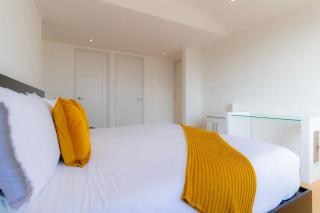 Capitalia Santa Fe Serenity with Terrace Access - 6