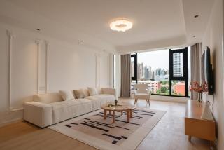 EHUB - Bright Chic 3Bedroom with High Floor at Lujiabang Subway - 2